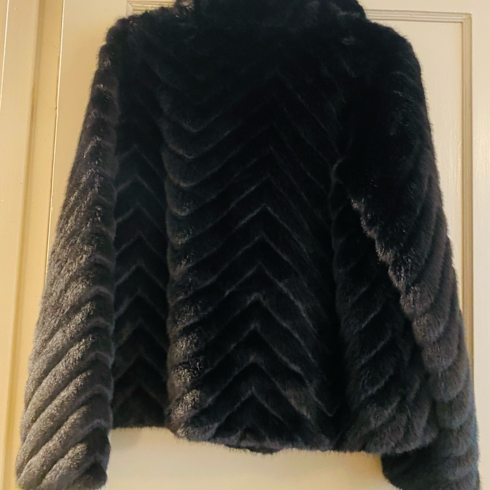 Bernardo Luxurious Black Teddy Jacket - Picture 4 of 10